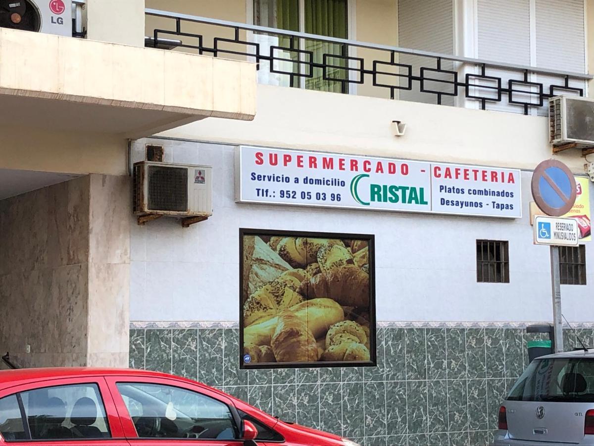 Totalmente Reformado Con Piscina Y Jardines Al Lado De La Playa De La Carihuela Apartamento